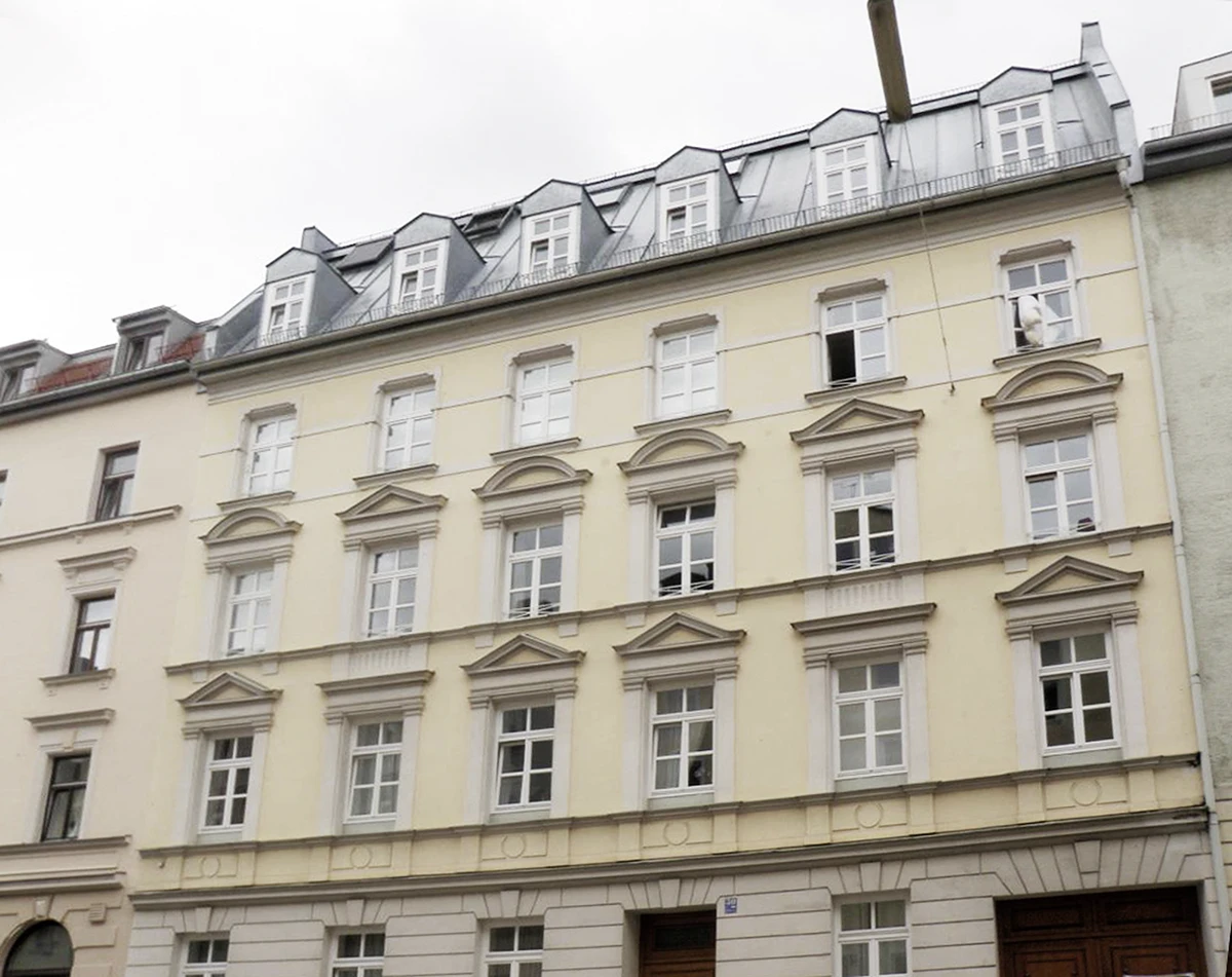 Aussenansicht Haus München Haidhausen mit ausgebauten Dachgeschoss