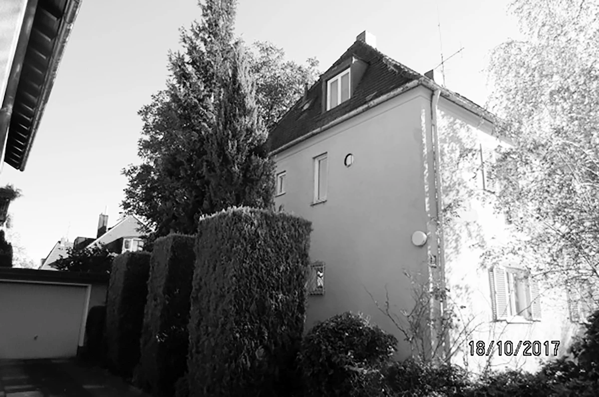 stoiber-architektur_sanierung_muenchen_aussenansicht_vor-sanierung_13 Aussenansicht Mehrfamilienhaus, vor der Sanierung, München, 2020